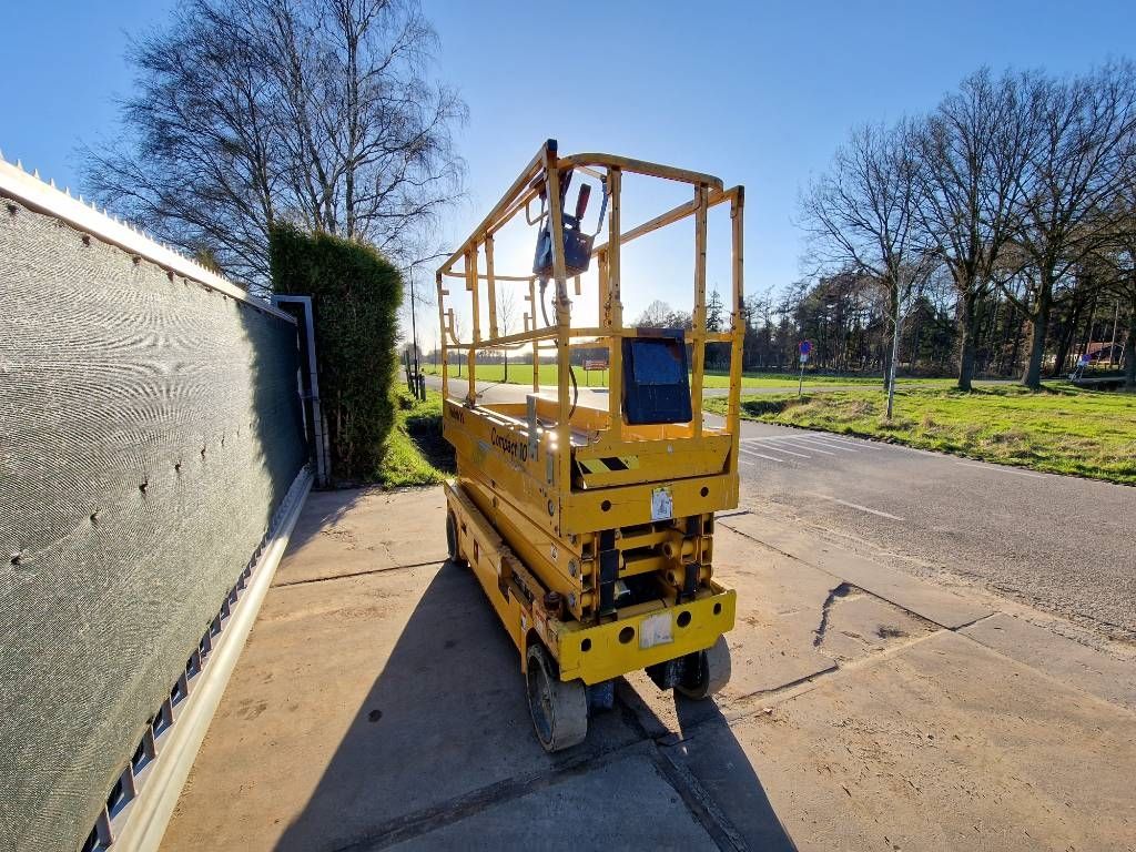 Haulotte Compact 10 N schaarhoogwerker scissorlift 10m