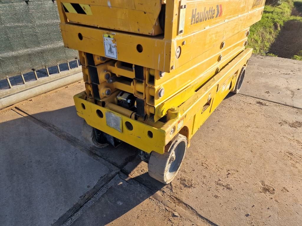 Haulotte Compact 10 N schaarhoogwerker scissorlift 10m
