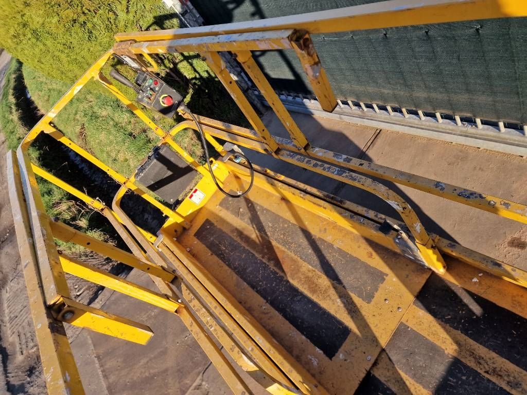 Haulotte Compact 10 N schaarhoogwerker scissorlift 10m