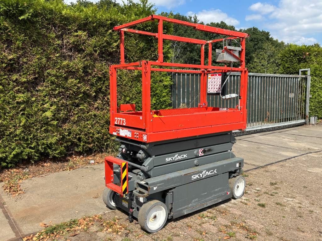 SkyJack SJ III 3219 8m schaarhoogwerker 1.5km skyjack