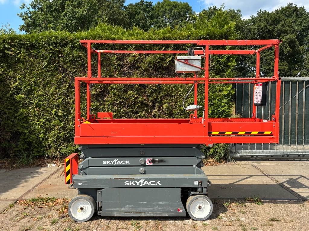 SkyJack SJ III 3219 8m schaarhoogwerker 1.5km skyjack