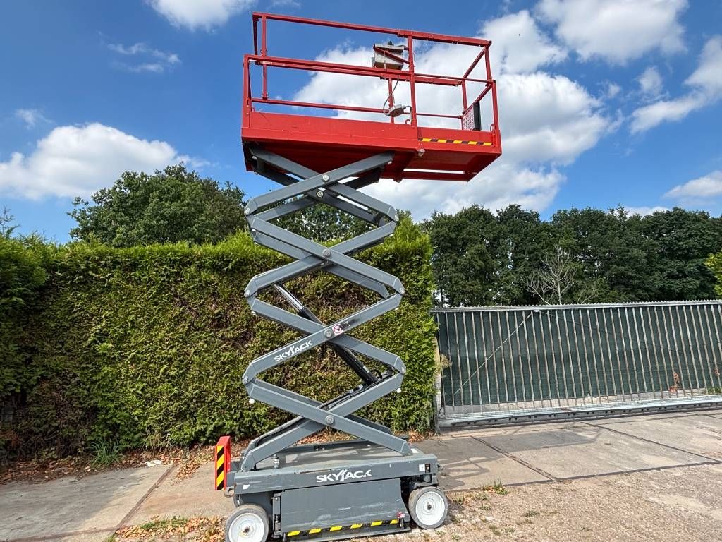 SkyJack SJ III 3219 8m schaarhoogwerker 1.5km skyjack