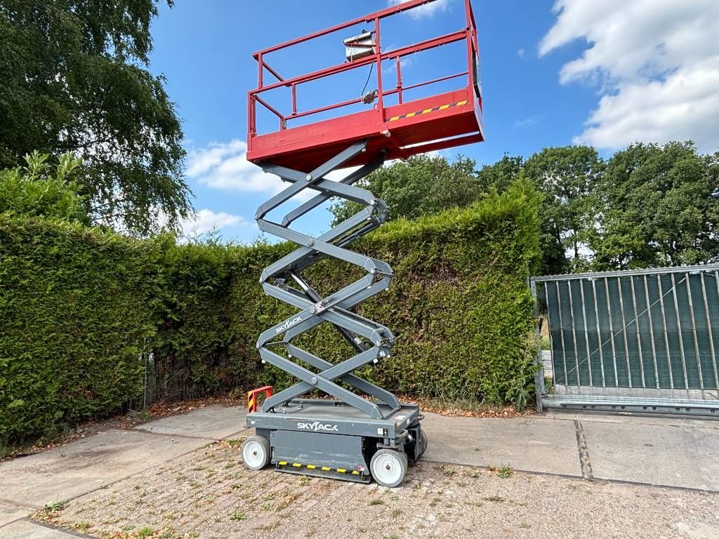 SkyJack SJ III 3219 8m schaarhoogwerker 1.5km skyjack