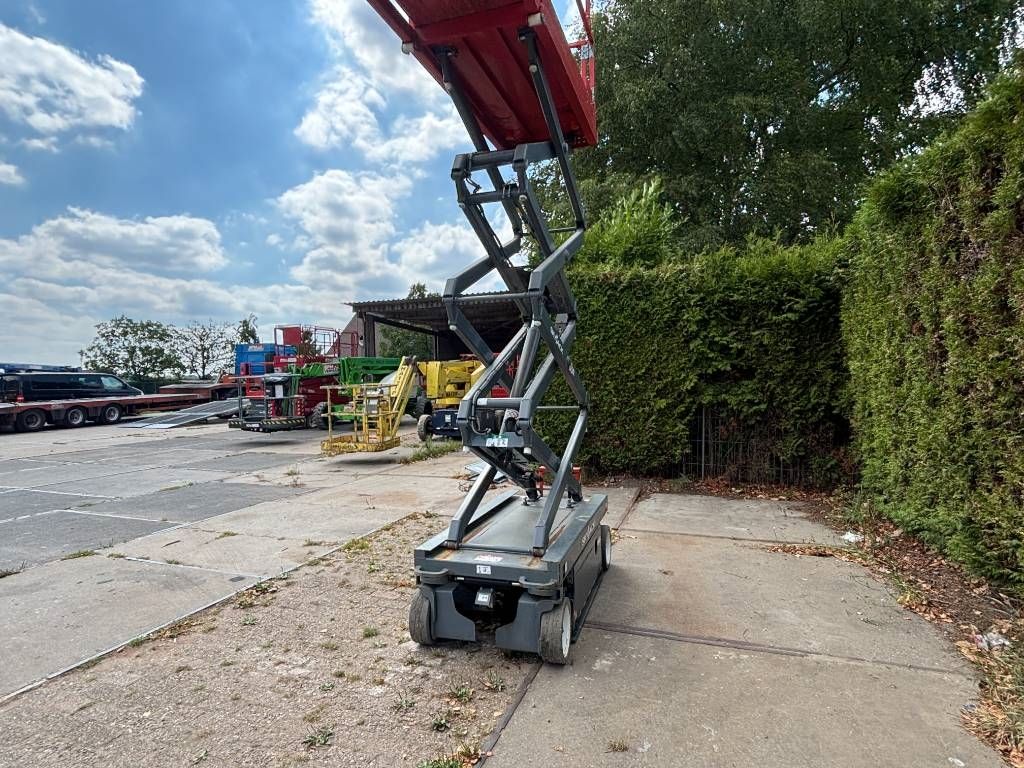 SkyJack SJ III 3219 8m schaarhoogwerker 1.5km skyjack