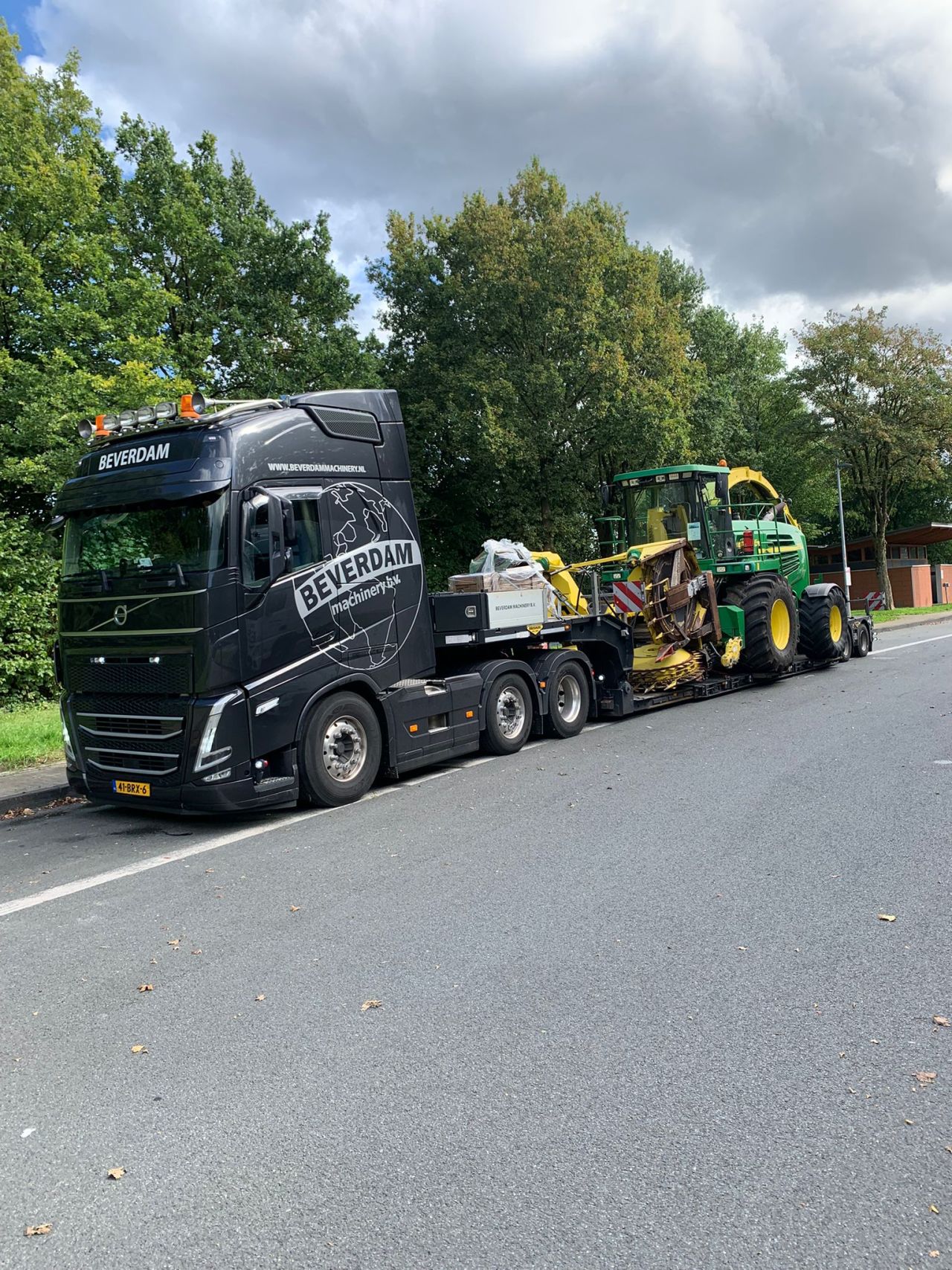 Komt binnen! John Deere 7500 + Kemper 460
