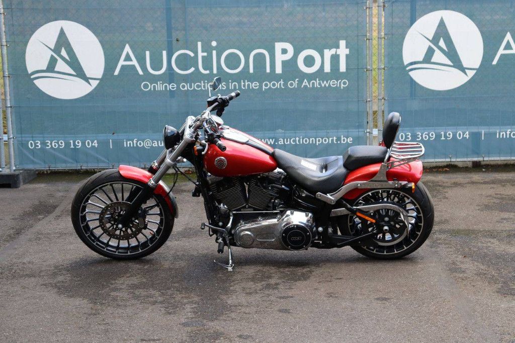 Harley-Davidson Breakout Benzin 2018