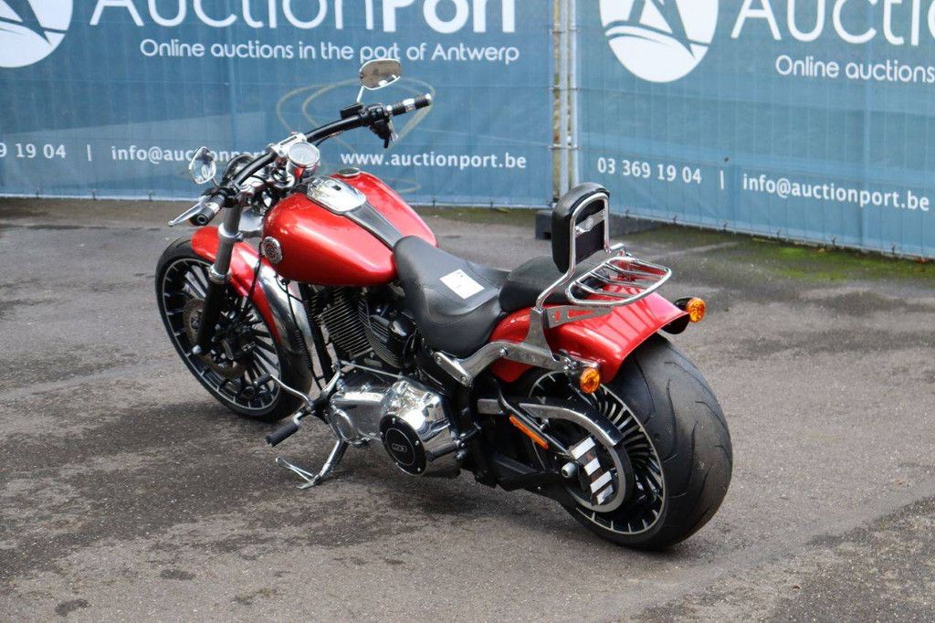 Harley-Davidson Breakout Benzin 2018