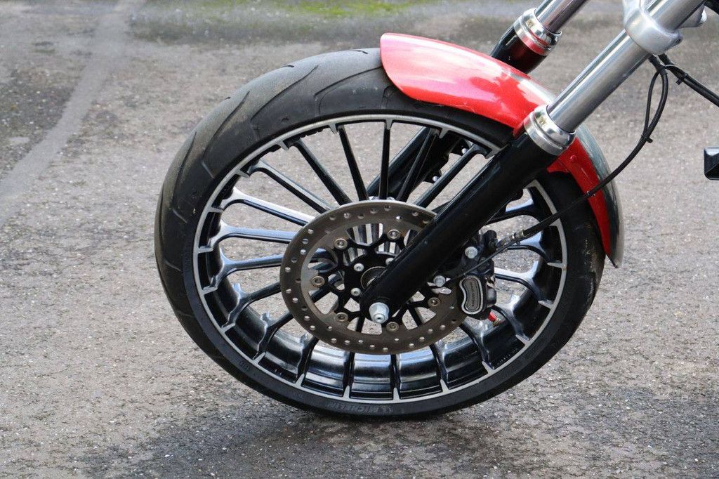 Harley-Davidson Breakout Benzin 2018