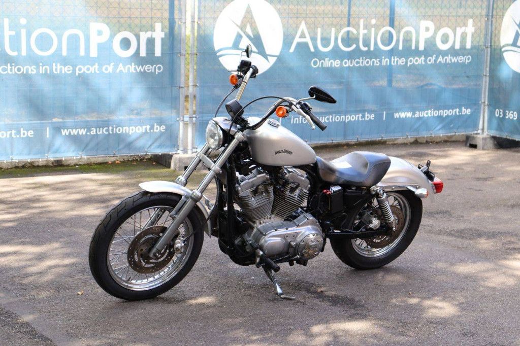 Harley Davidson Sportster XL 883 Roadster