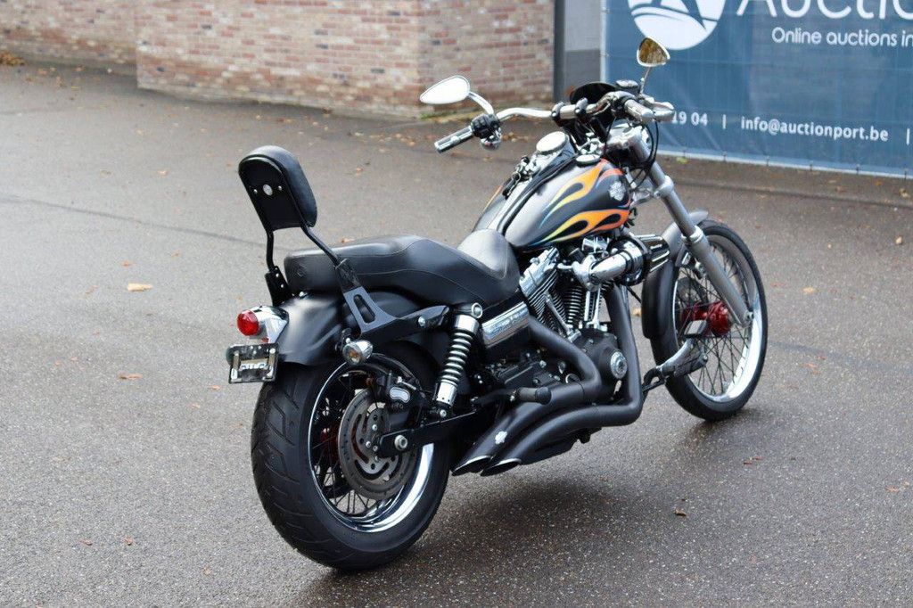Motorrad Harley-Davidson Dyna Wide Glide Benzin 2015