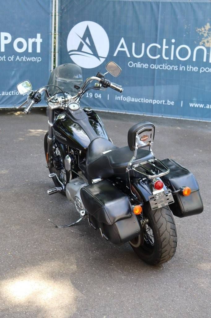 Harley-Davidson Dyna Street Bob Petrol Motorcycle 2009