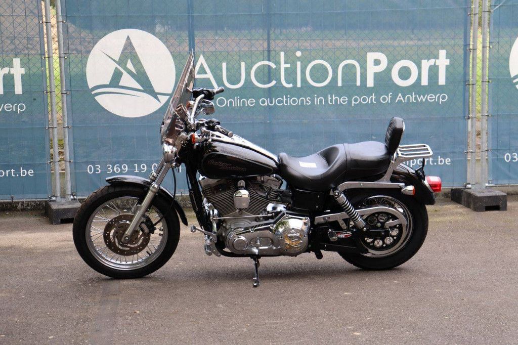 Harley-Davidson Dyna Super Glide Custom Benzin