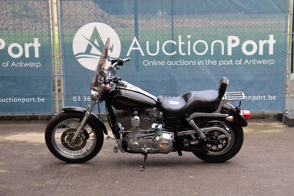 Harley-Davidson Dyna Super Glide Custom Benzin