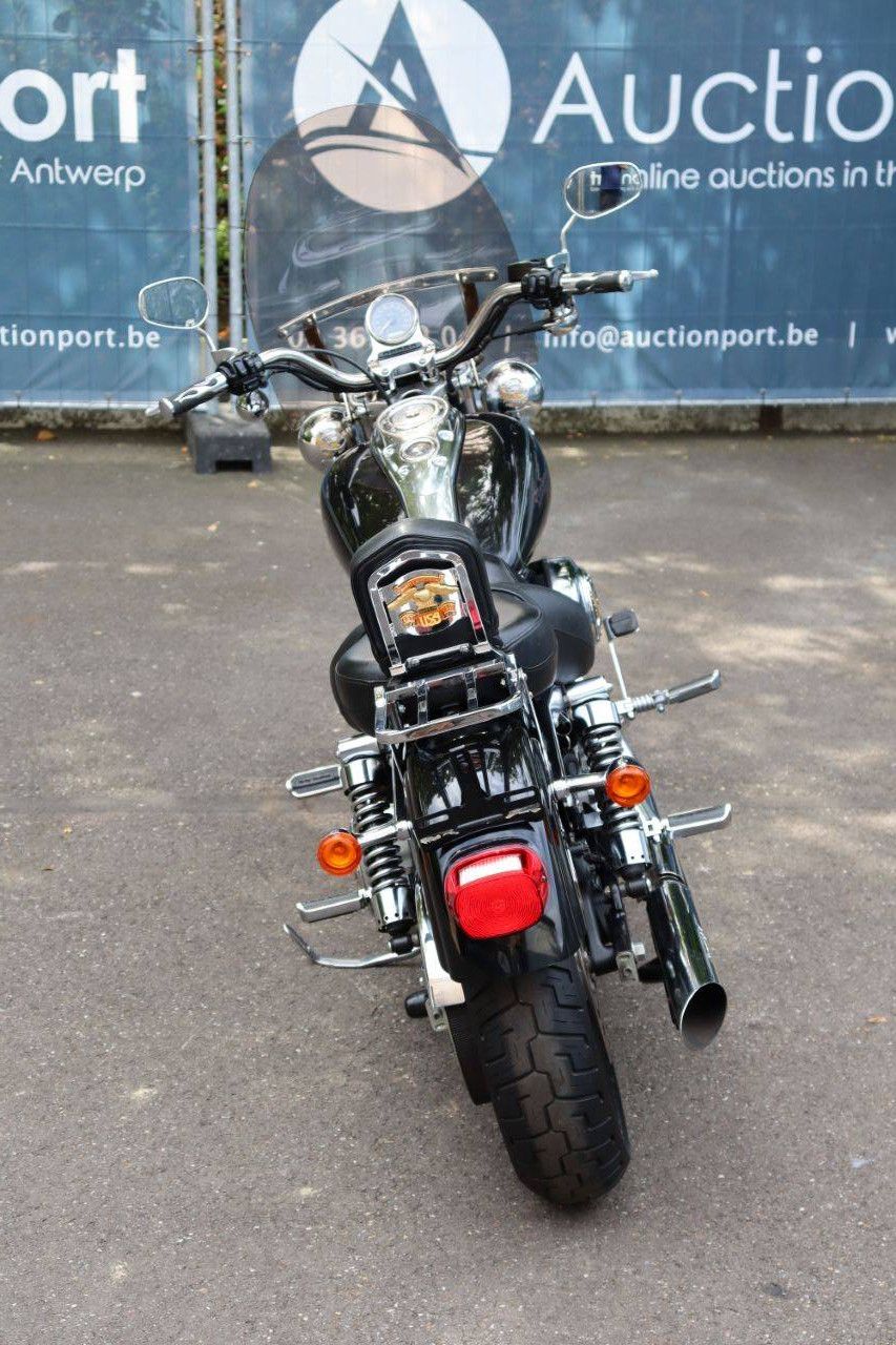 Harley-Davidson Dyna Super Glide Custom Benzin