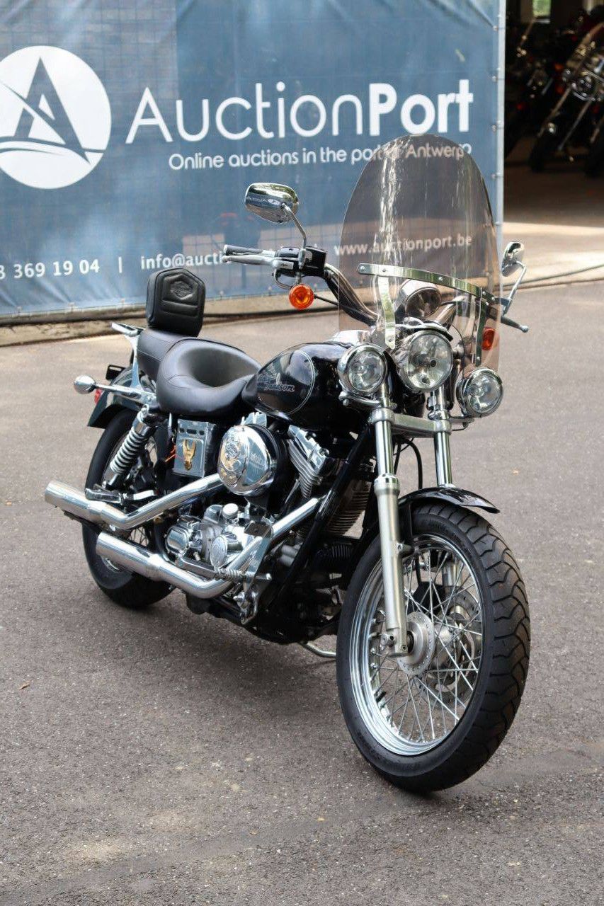 Harley-Davidson Dyna Super Glide Custom Benzin