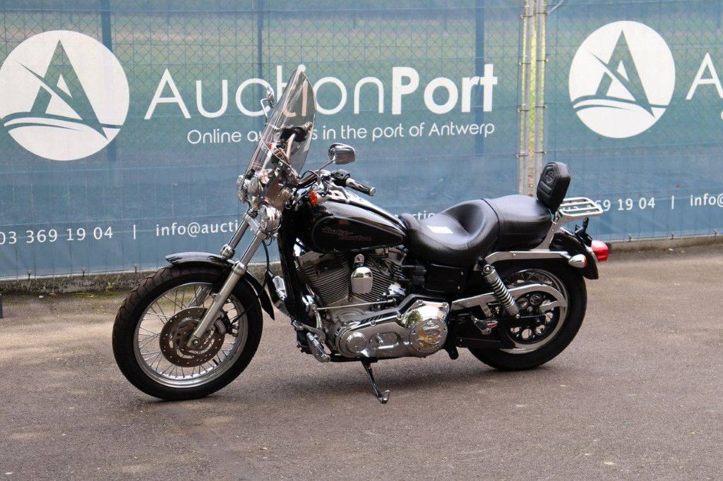 Harley-Davidson Dyna Super Glide Custom Benzin