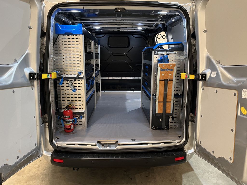 Ford Transit Custom 300 2.0 TDCI L1H1 Trend 130 PK / Euro 6 / Servicebus / Sortimo Inrichting / Airco / Cruise Control / Camera / CarPlay / Navigatie / 3-Zits