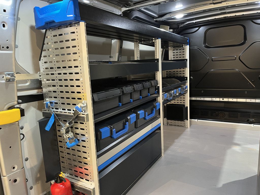 Ford Transit Custom 300 2.0 TDCI L1H1 Trend 130 PK / Euro 6 / Servicebus / Sortimo Inrichting / Airco / Cruise Control / Camera / CarPlay / Navigatie / 3-Zits