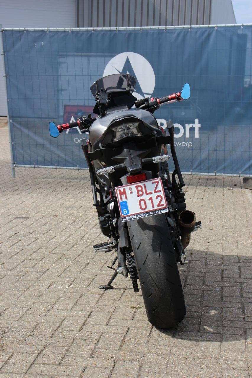 Kawasaki Z900 Benzin 125 PS 2023 Motorrad mit Gepäckmontagesystem (Marge)
