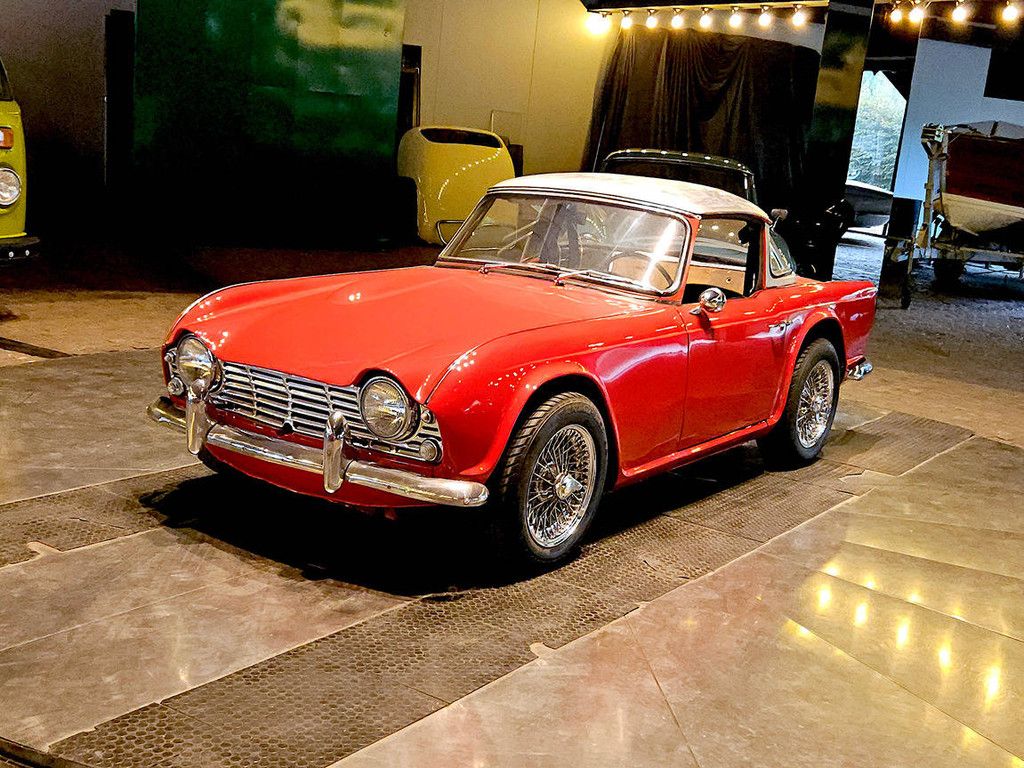 Triumph TR4 Surrey Top Benzin (Margin) 1963