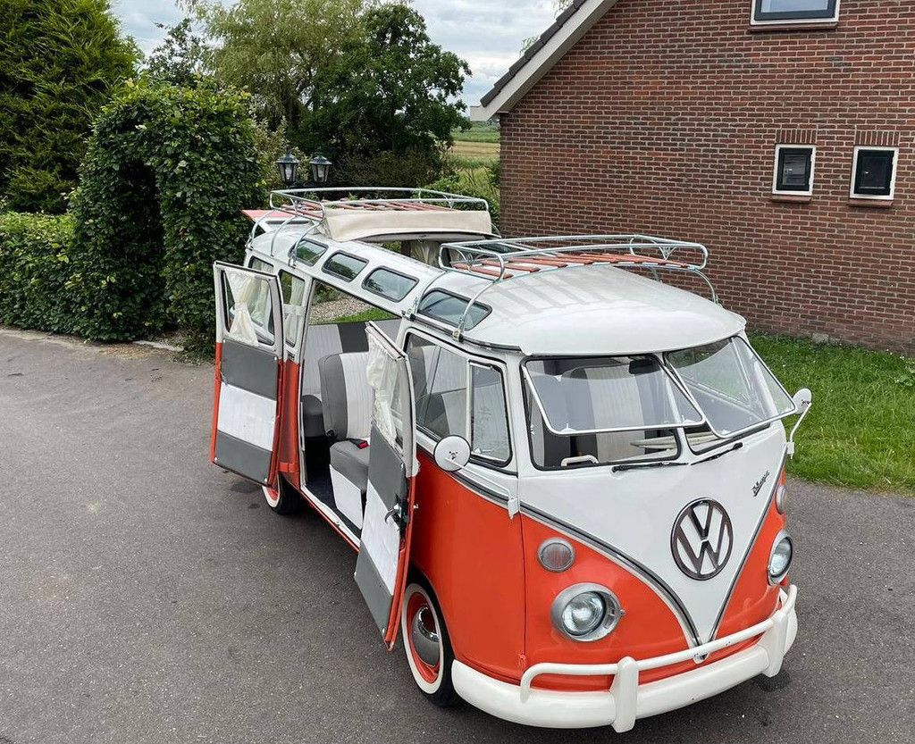 Volkswagen T1 1600 'Samba' Petrol 1975 (Margin)