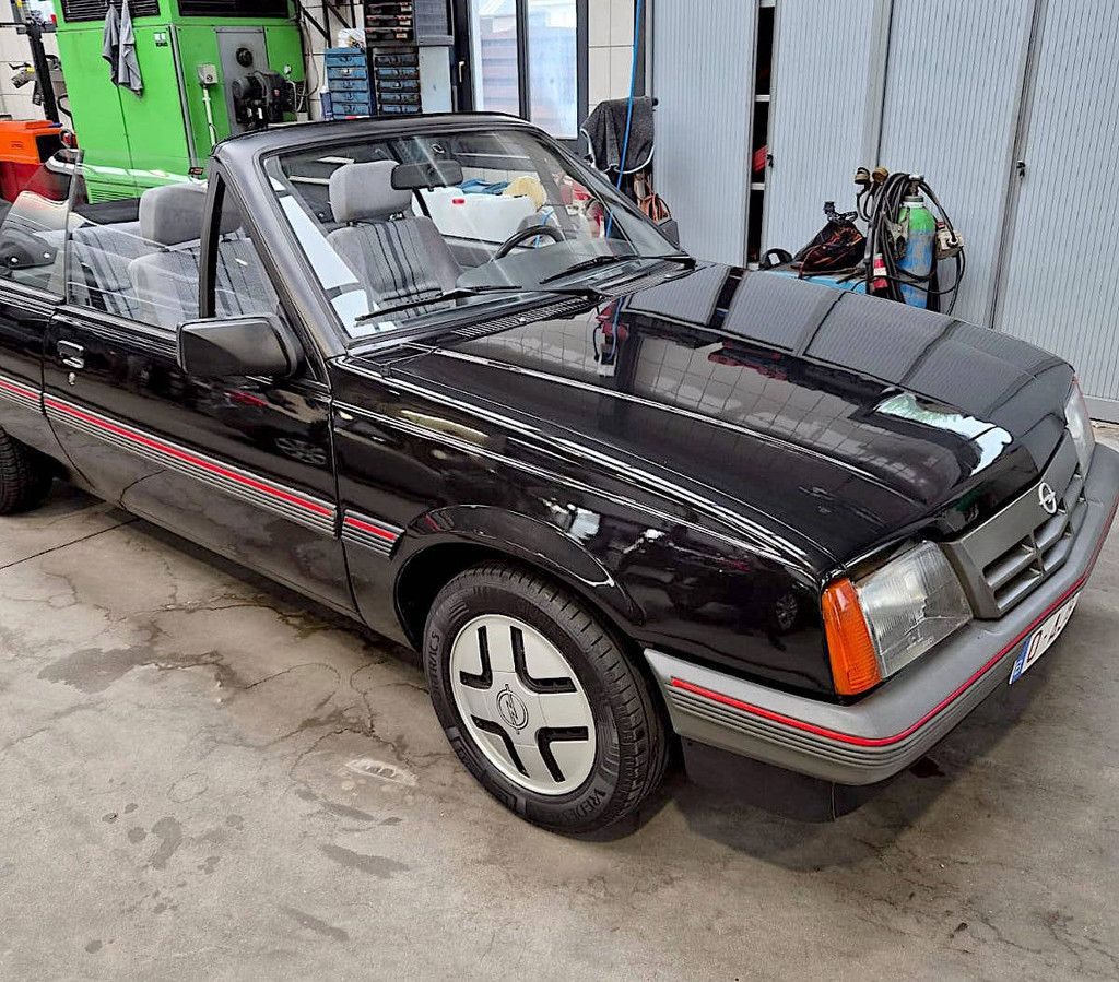 Opel Ascona Cabriolet 1.8i (limitierte Auflage) Benzin 85 kW 1986 (Marge)