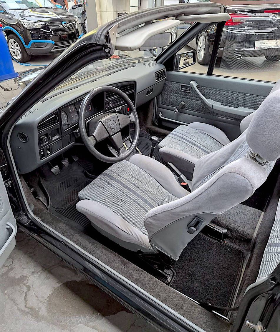 Opel Ascona Cabriolet 1.8i (limitierte Auflage) Benzin 85 kW 1986 (Marge)