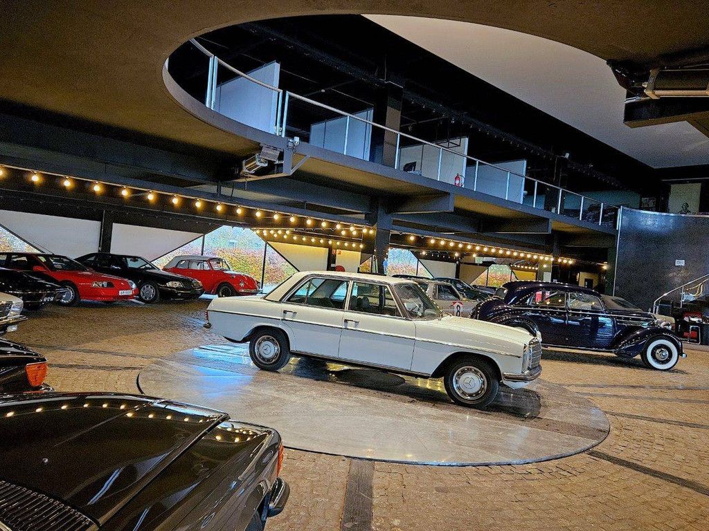 Mercedes-Benz 230 (W115)/8 Benzin 1974 (Marge)