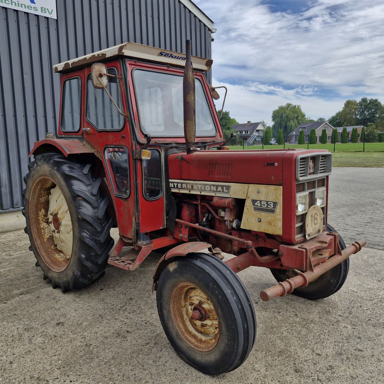 International 453