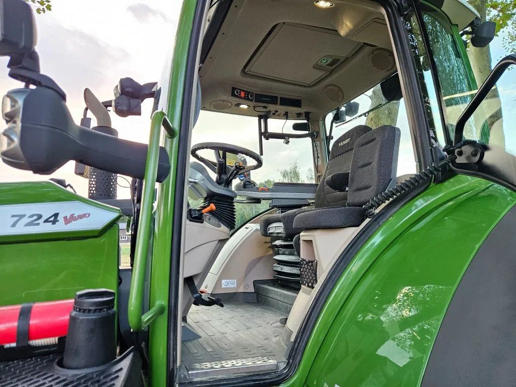 Fendt 724 S4 Profi Plus (718 720 722 )