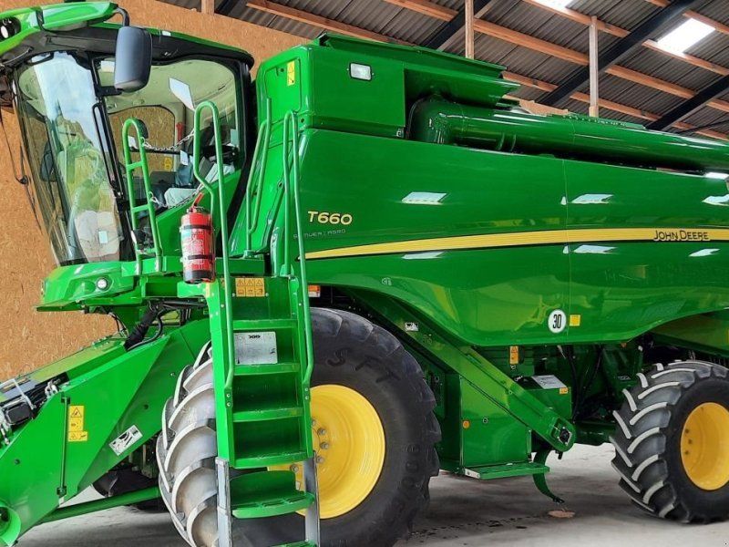 John Deere T660