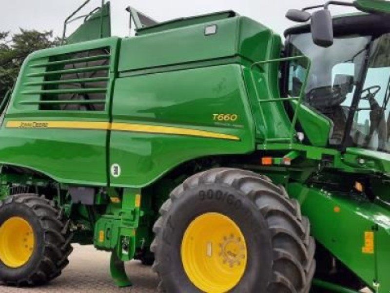 John Deere T660