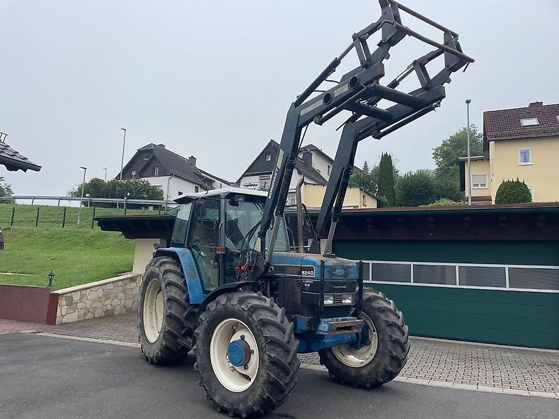 Ford 8240 A SLE wie 8340 7840 7740 Frontlader Allrad Klima TÜV ä New