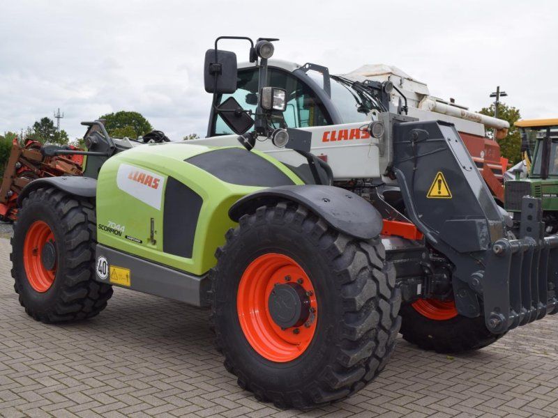 Claas SCORPION 7044