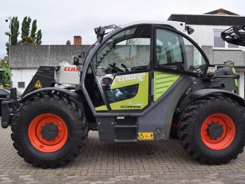 Claas SCORPION 7044