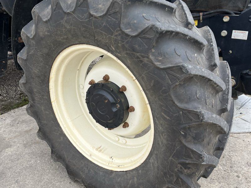 New Holland T6050 PLUS