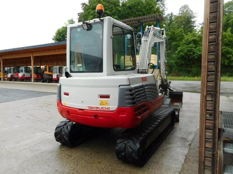 Takeuchi tb 250 ( 4.965kg ) hydr. sw + 2 löffel + alle le