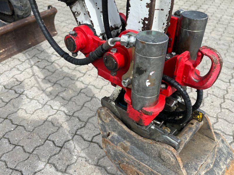Takeuchi TB016 Tilt fæste, hydraulisk skovl fæste fin stand