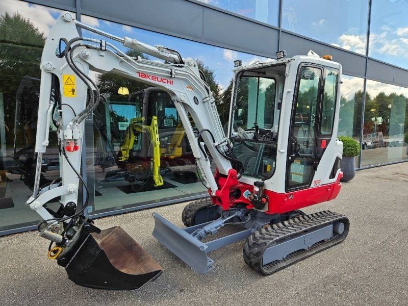 Takeuchi TB 225