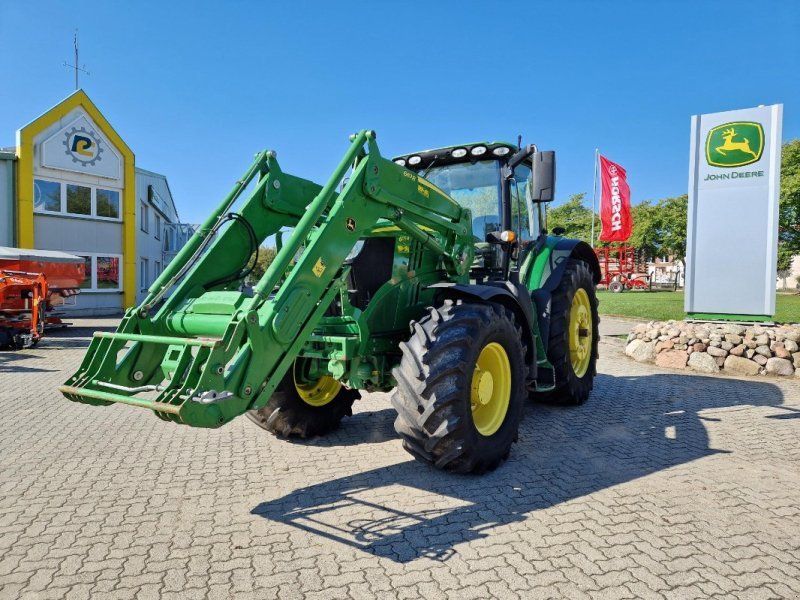 John Deere 6175R mit Frontlader