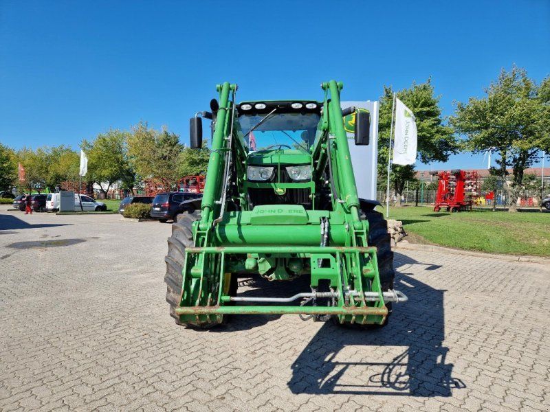 John Deere 6175R mit Frontlader