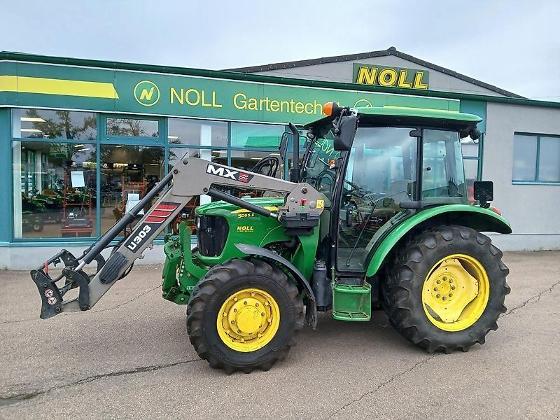 John Deere 5055e