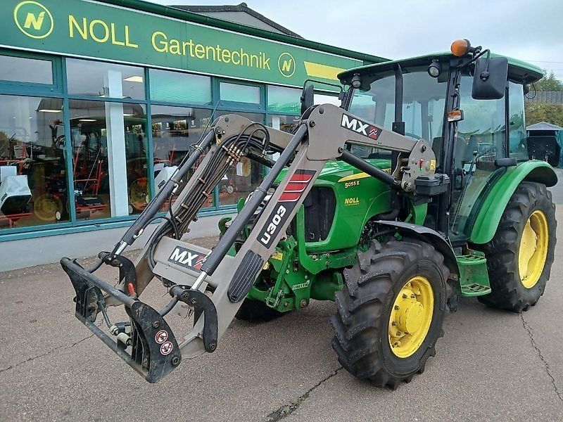John Deere 5055e