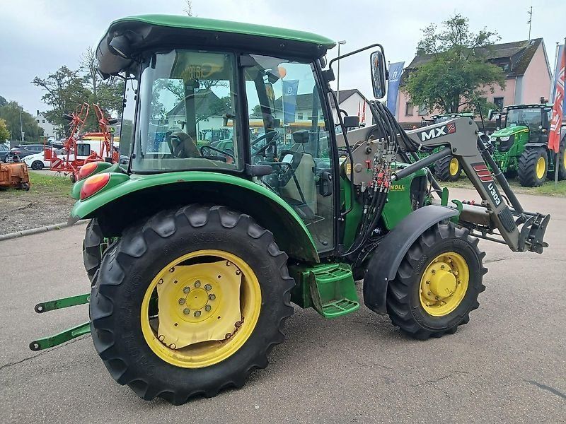 John Deere 5055e