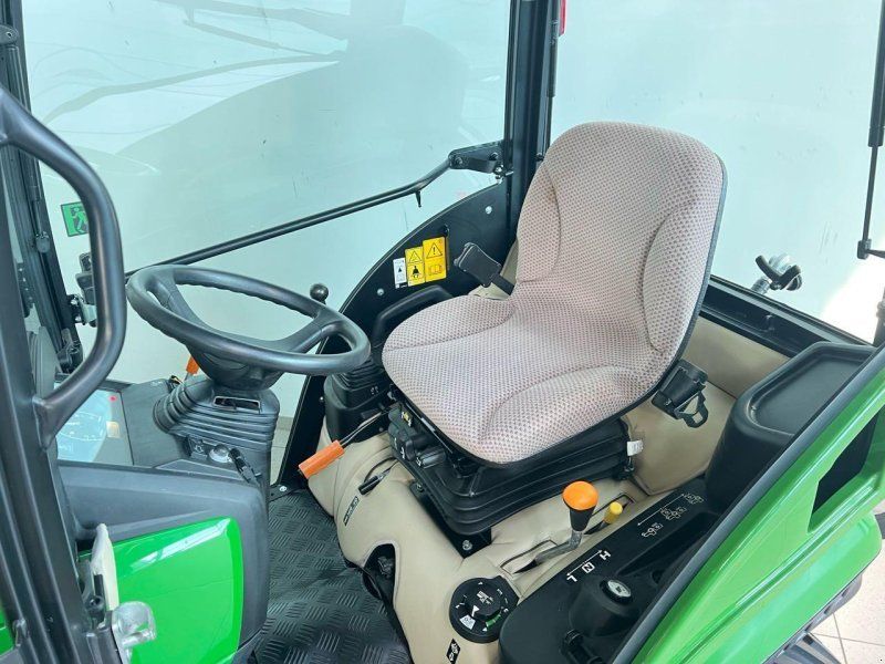 John Deere 1026R