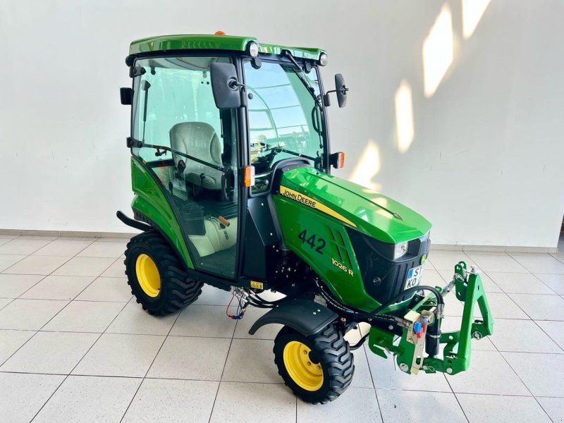 John Deere 1026R