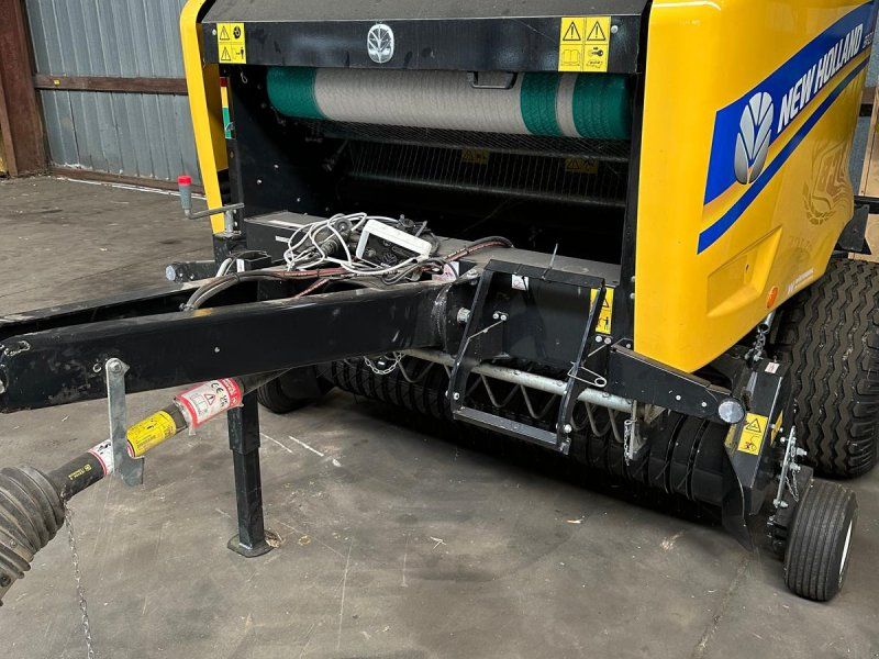 New Holland BR 120