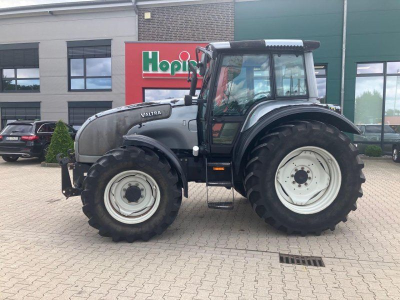 Valtra M120-4