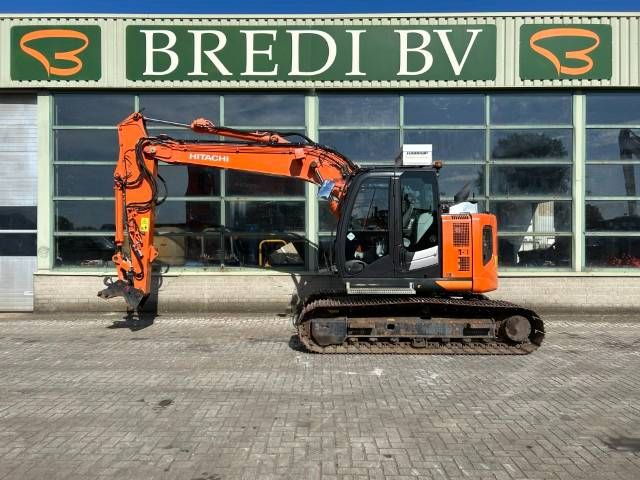 Hitachi ZX 135 US-6