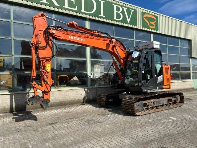 Hitachi ZX 135 US-6